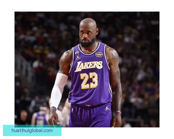 揭秘湖人冲冠背后詹姆斯带头拼搏 41岁老将仍无惧疲劳引领队友出战